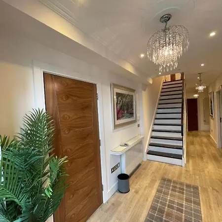 Rum i privatbostad Cozy Ensuite Room- 10 Mins To Centre
